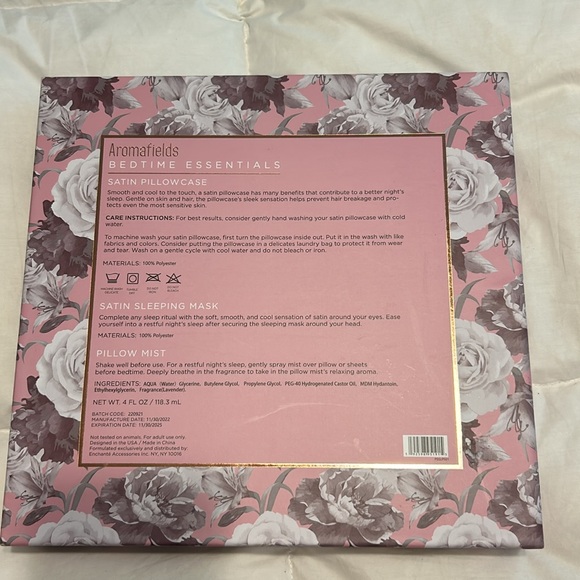 Satin Sleep Set - Picture 2 of 2